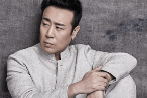 娱乐吃瓜酱于和伟,从“面瘫”刘备到“神演技”曹操，娱乐圈的蜕变与争议