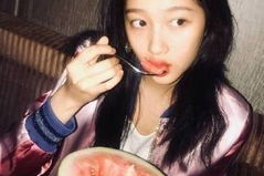 娱乐圈吃瓜网友微博,恋情曝光、官宣离婚、疑似求婚，网友热议不断