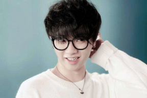 华晨宇吃瓜娱乐圈,从隐婚生子到疑似新恋情，揭秘明星私生活背后的真相